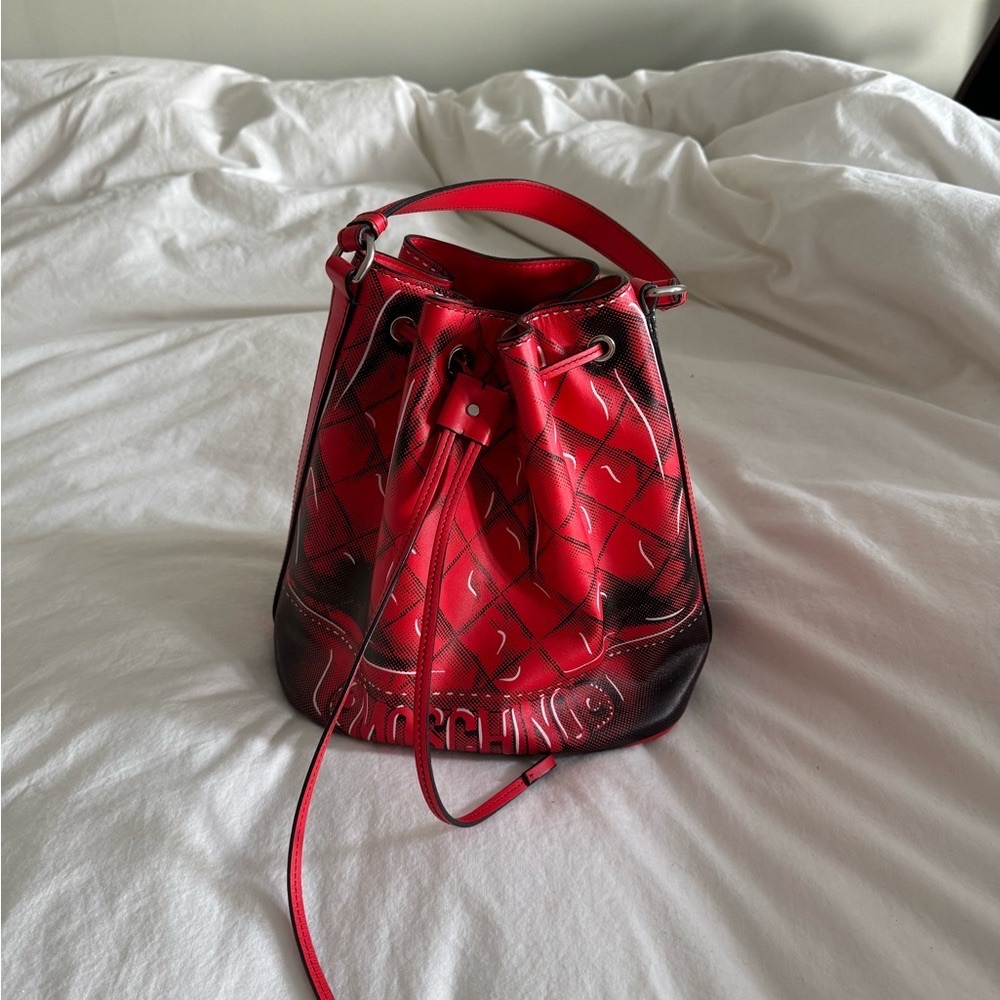 2018 GEORGE AND GILBERT MOSCHINO JEREMY SCOTT trompliel bucket bag